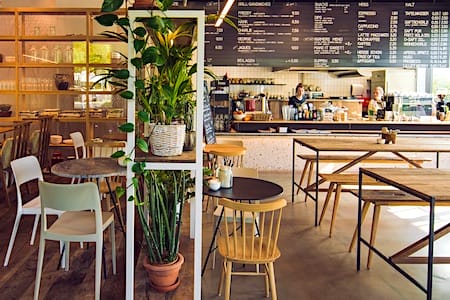soundsuit background music streaming for business restaurants cafés coffee shops bars
